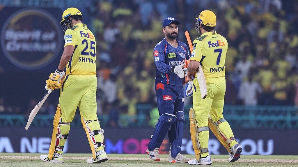 (AP Photo) : Lucknow Super Giants' captain Rishabh Pant congratulates Chennai Super Kings' Mahendra Singh Dhoni after CSK beat LSG.