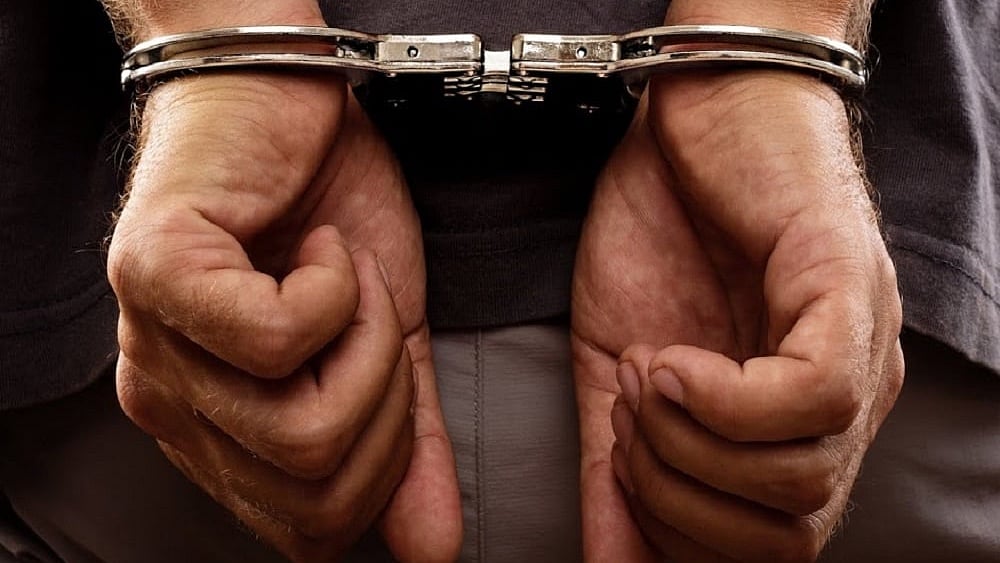 PTI : Shiv Sena Office-bearer arrested along with three others