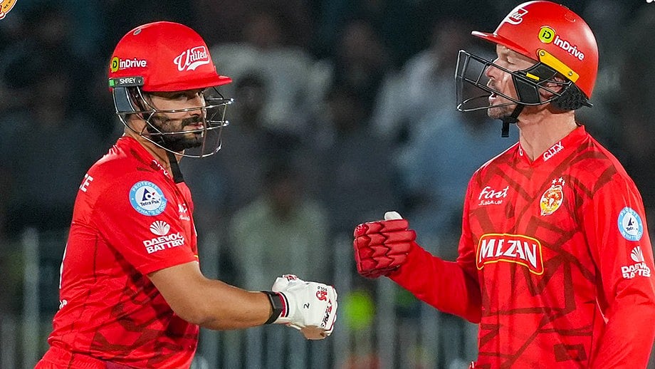 X/isbunited : Islamabad United batters.