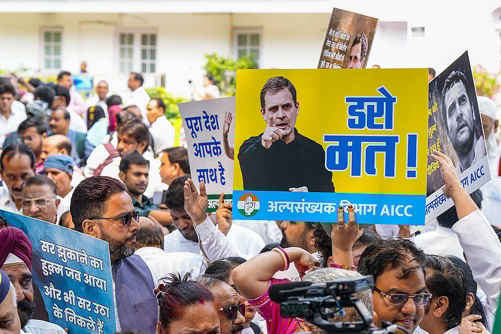 | Photo: PTI/Vijay Varma : Congress protest in Delhi