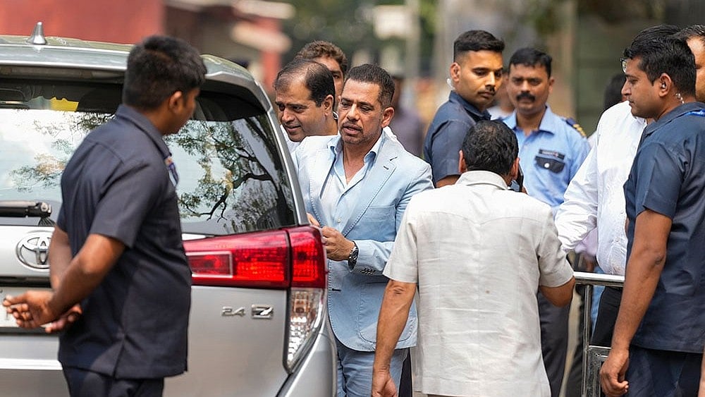 Robert Vadra appears before ED on day 2