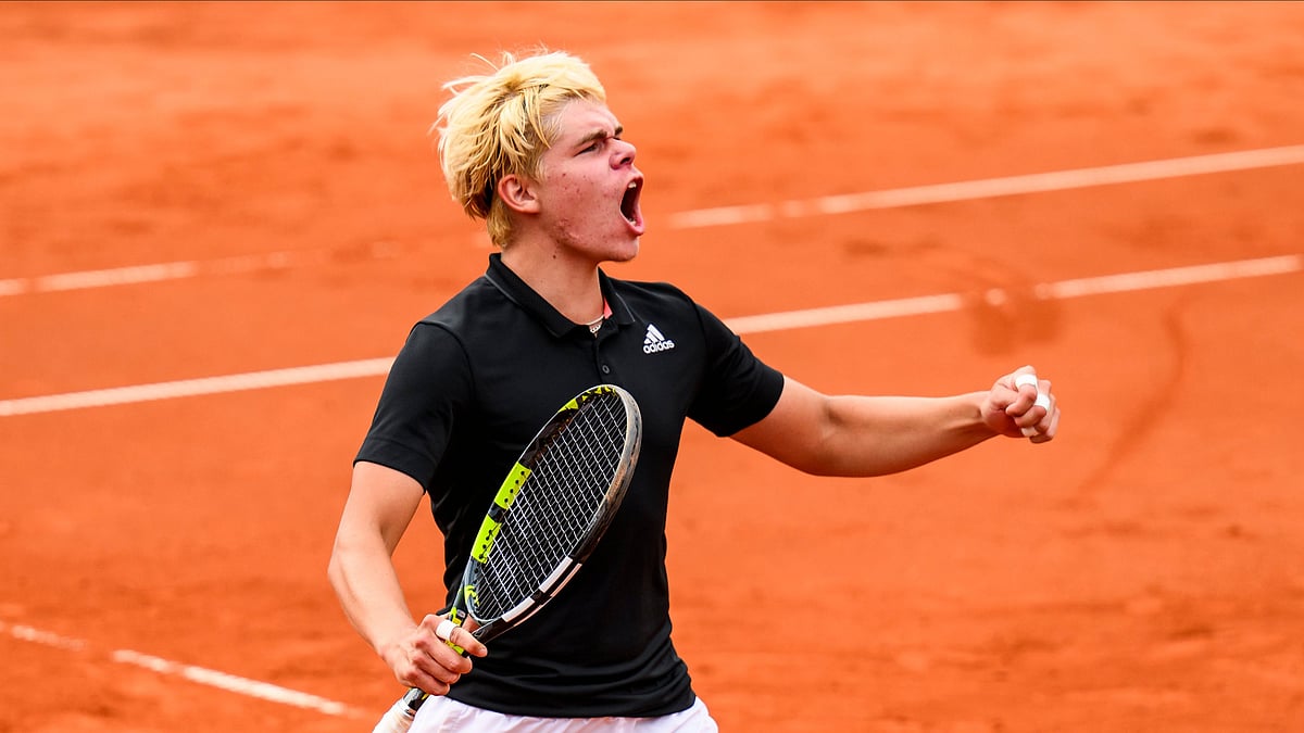 Tom Weller/dpa via AP : Germany's Diego Dedura-Palomero reacts during his ATP Bavarian Open 2025 first-round match against Canada's Denis Shapovalov in Munich on April 15, 2025.