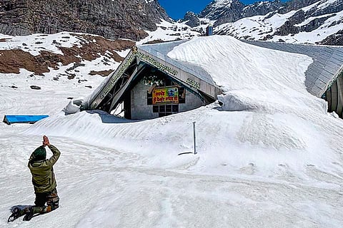 Army to conduct snow clearance work ahead of Hemkund Sahib Yatra