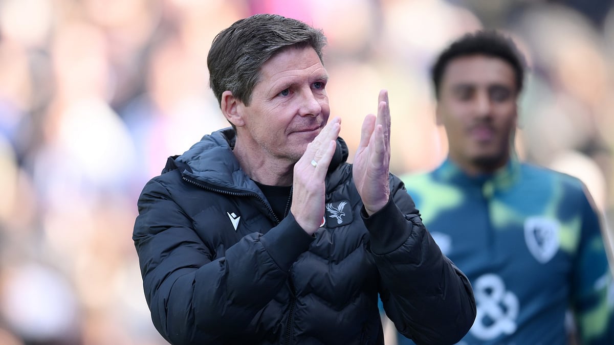 Oliver Glasner applauds the Crystal Palace fans after their 0-0 draw with Bournemouth.