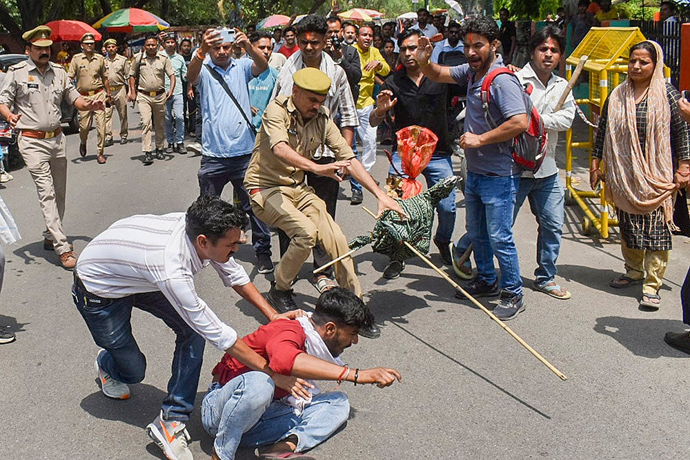 | Photo: PTI : Protest over Murshidabad violence