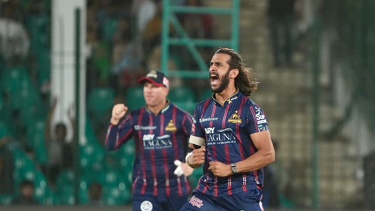 Photo: X | Pakistan Super League : Karachi Kings players celebrating a wicket in the PSL 2025.