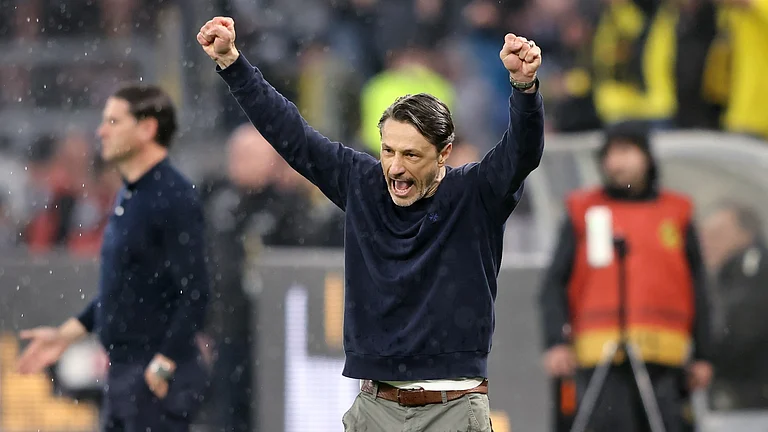 Niko Kovac celebrates Borussia Dortmund's 3-2 win over Borussia Monchengladbach. - null