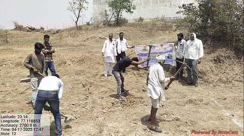 Citizens of Sehore District taking part in Jal Ganga Sanvardhan Abhiyan