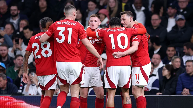 Forest celebrate Woods goal against Spurs
