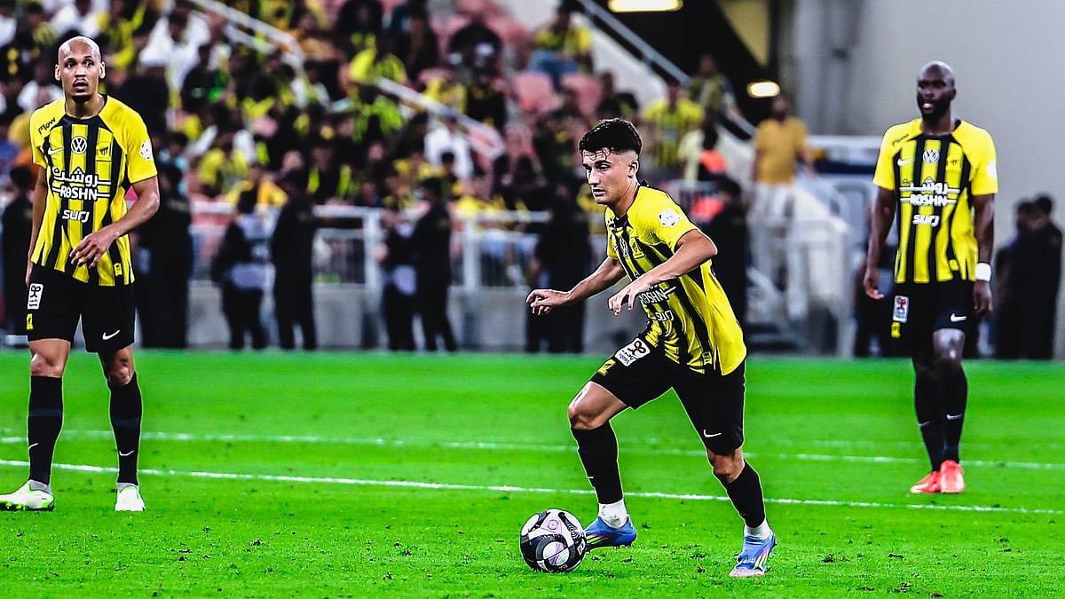 Photo: X/Al-Ittihad Club : Al-Ittihad take on Fenerbahçe in a friendly match.