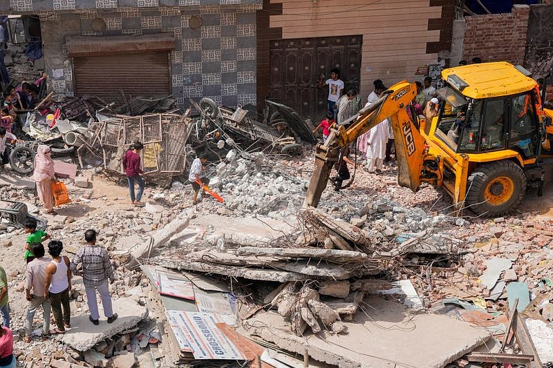 PTI : Building collapse in Delhi killed many
