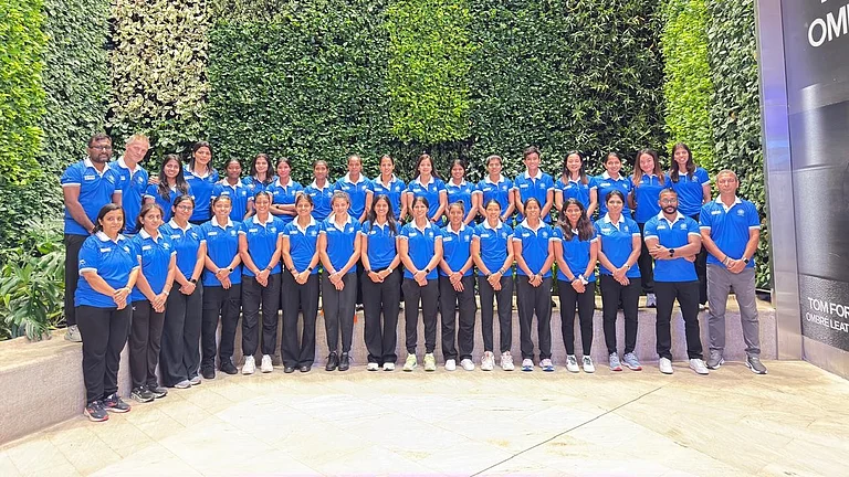 India women's national hockey team and support staff during a photoshoot before going to Australia. - Photo: X | Hockey India