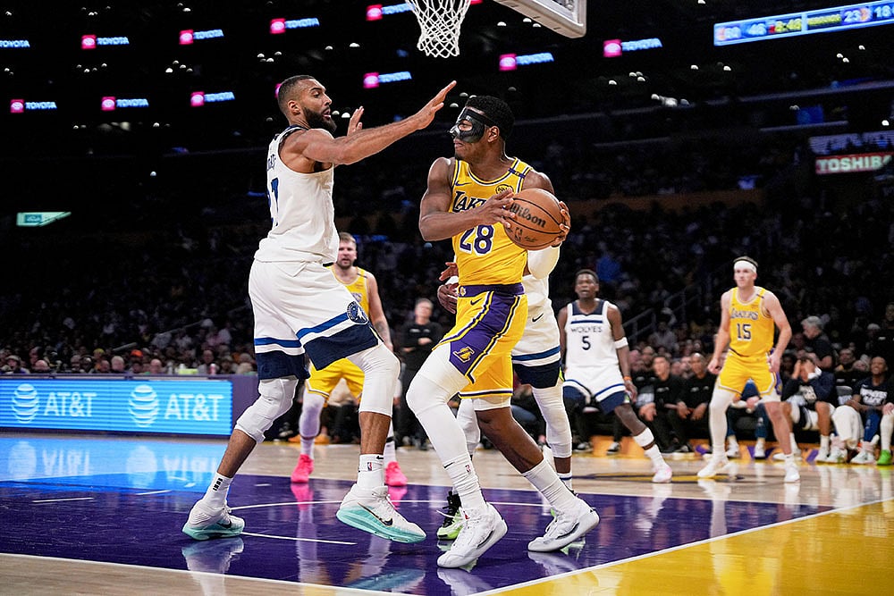 | Photo: AP/Eric Thayer : NBA: Minnesota Timberwolves vs Los Angeles Lakers