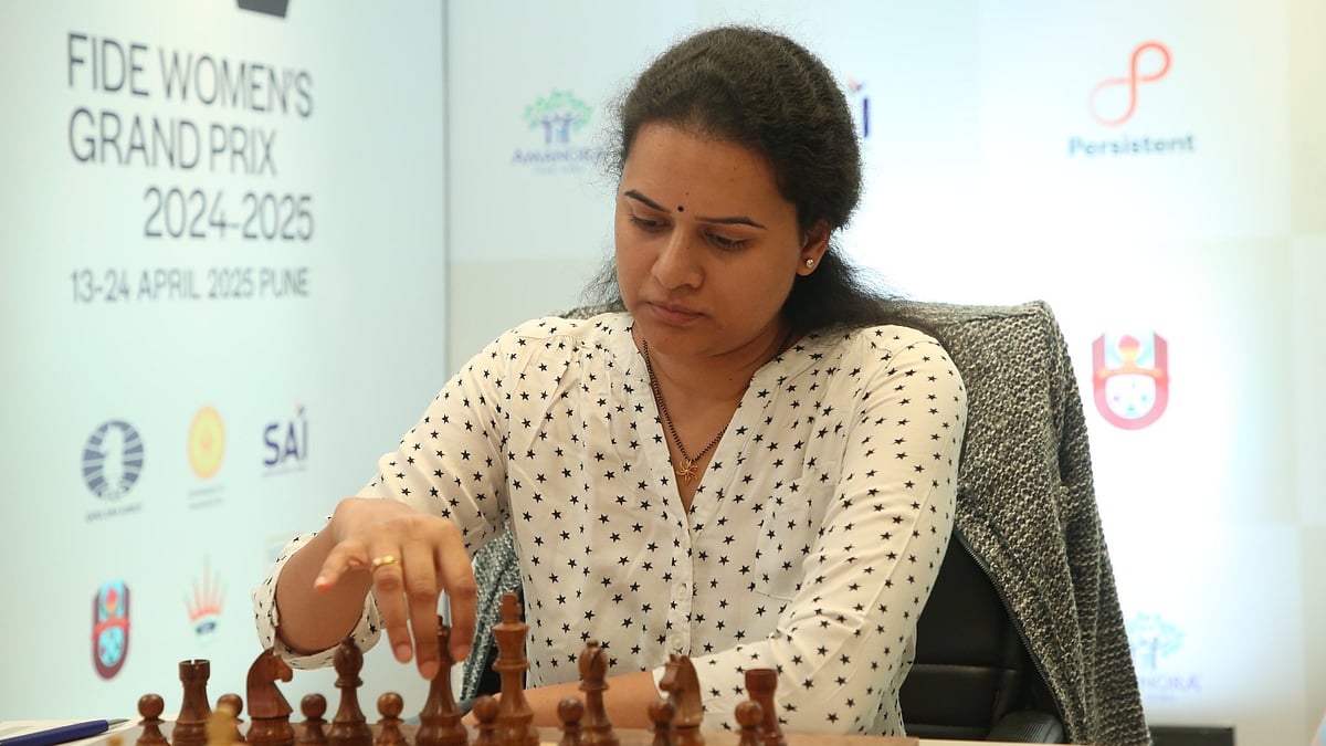 | Photo: X / FIDE_chess : Indian GM Koneru Humpy playing in the FIDE Women's Grand Prix 2025.