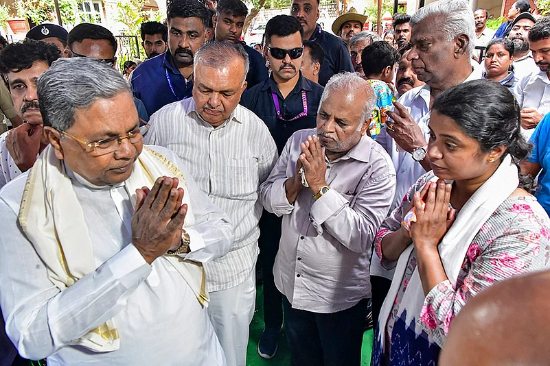 Siddramaiah pays tribute to terror attck victim