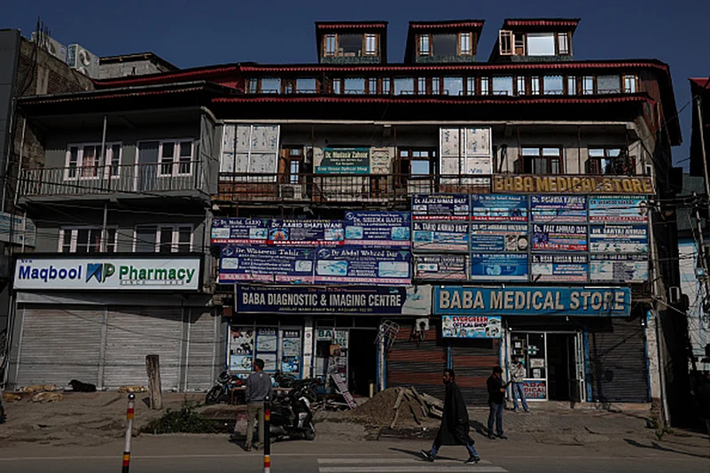 Deserted Kashmir after 2025 Pahalgam massacre_2