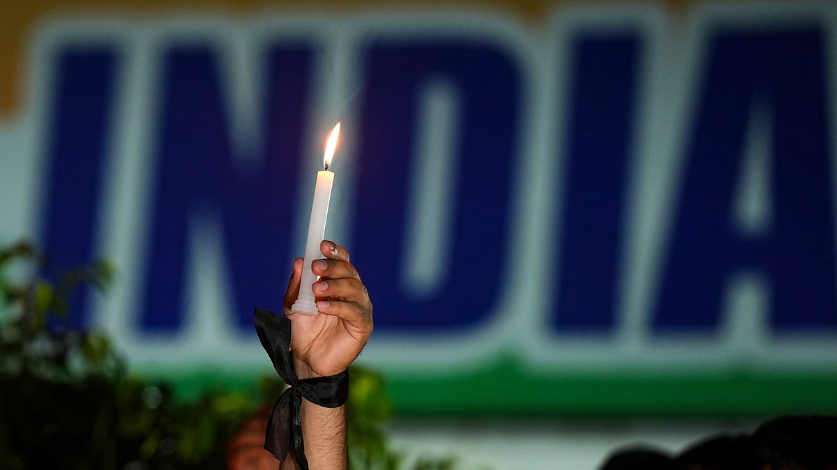 PTI/Manvender Vashist Lav : Indians pay tribute to the victims of the Pahalgam terror attack in New Delhi on April 23, 2025.