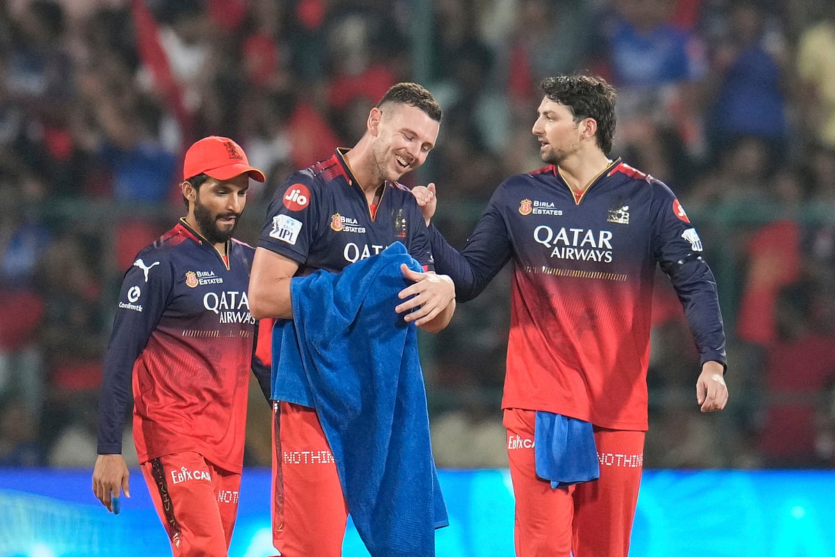  (AP Photo/Aijaz Rahi) : Royal Challengers Bengaluru's Josh Hazlewood celebrates the dismissal of Rajasthan Royals' Dhruv Jurel during the Indian Premier League cricket match between Royal Challengers Bengaluru and Rajasthan Royals at Chinnaswamy Stadium in Bengaluru, India, Thursday, April 24, 2025.


