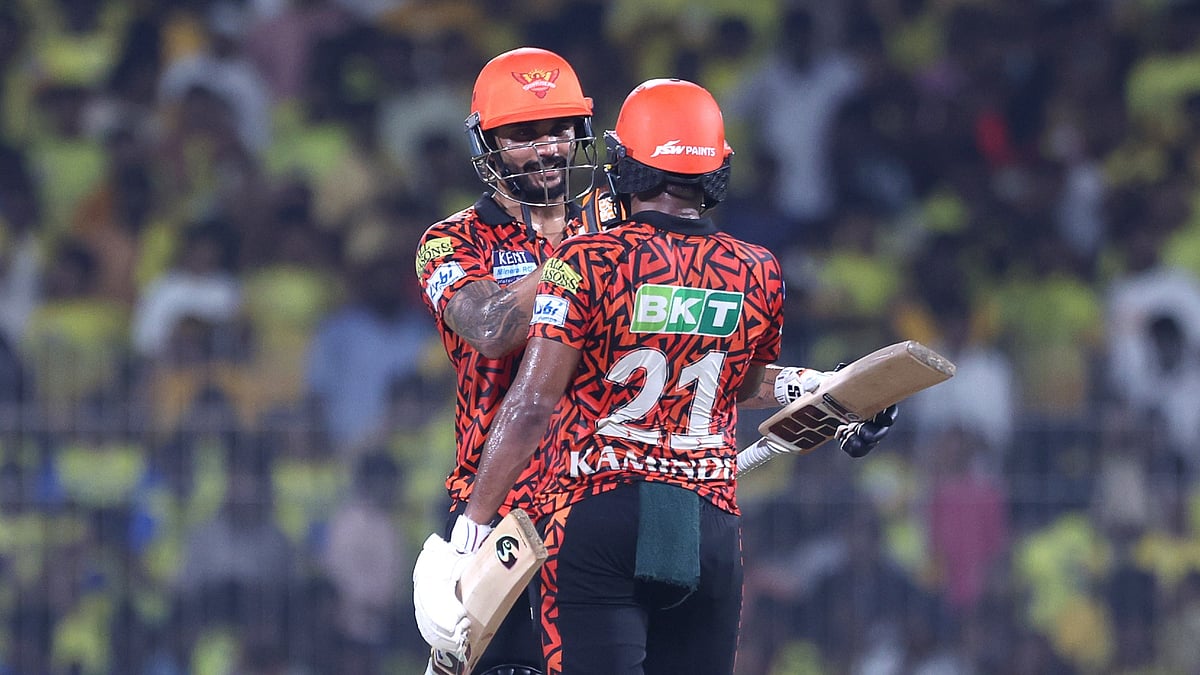 Kamindu Mendis and Nitish Kumar Reddy of SRH.