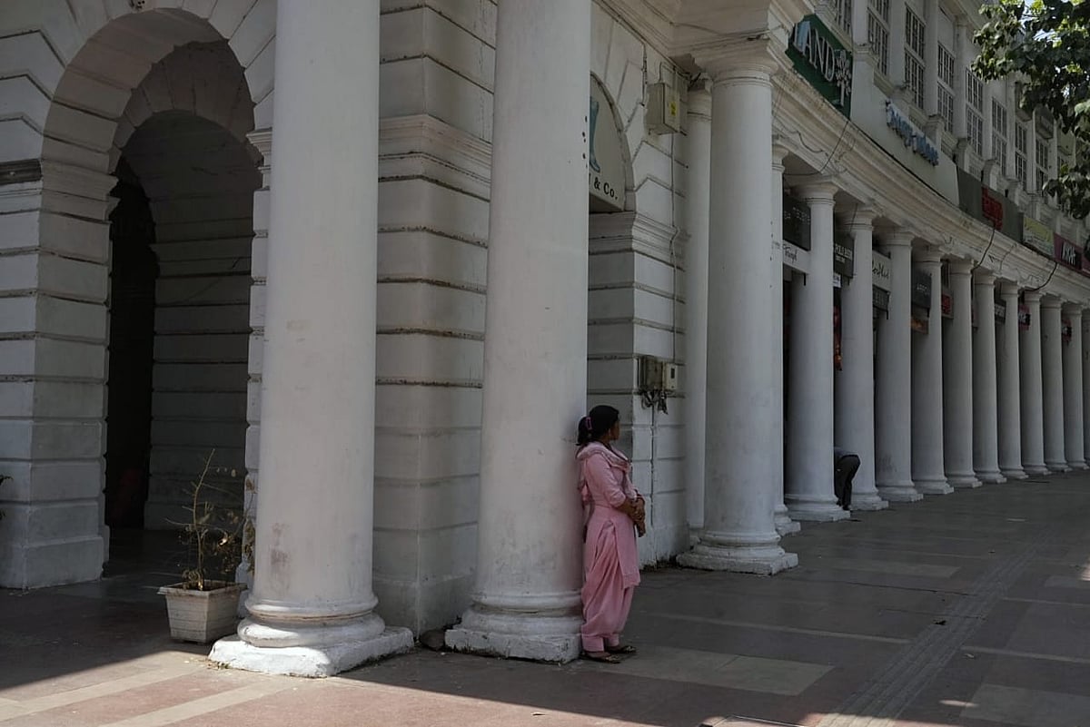 | Photo: Suresh K Pandey for Outlook India : A desseterd Connaught Place in Delhi due to the bandh 