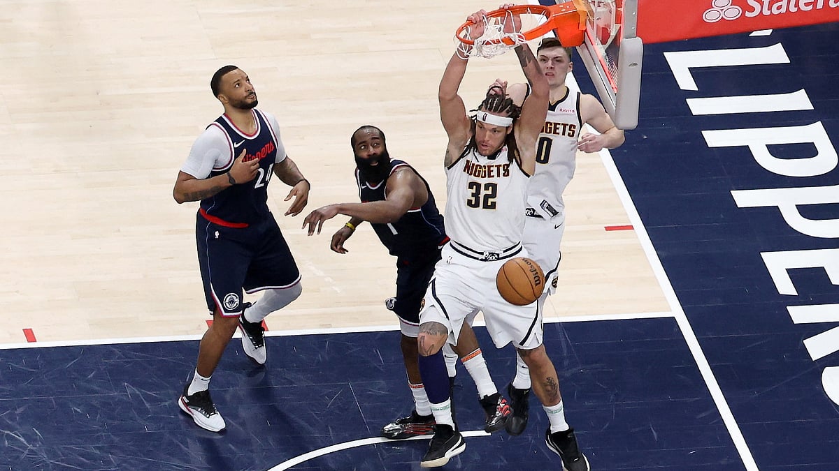 Aaron Gordon sinks the game-winning dunk