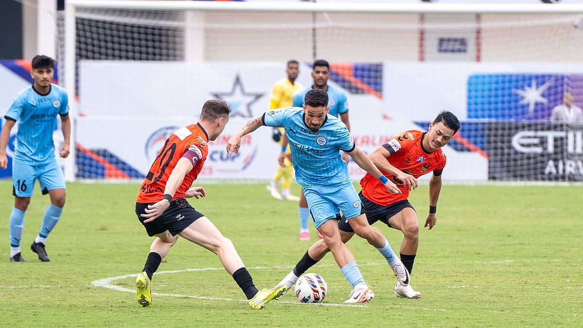 X || Mumbai City  : A glipmse from the Inter Kashi Vs Mumbai City, Super Cup match. 