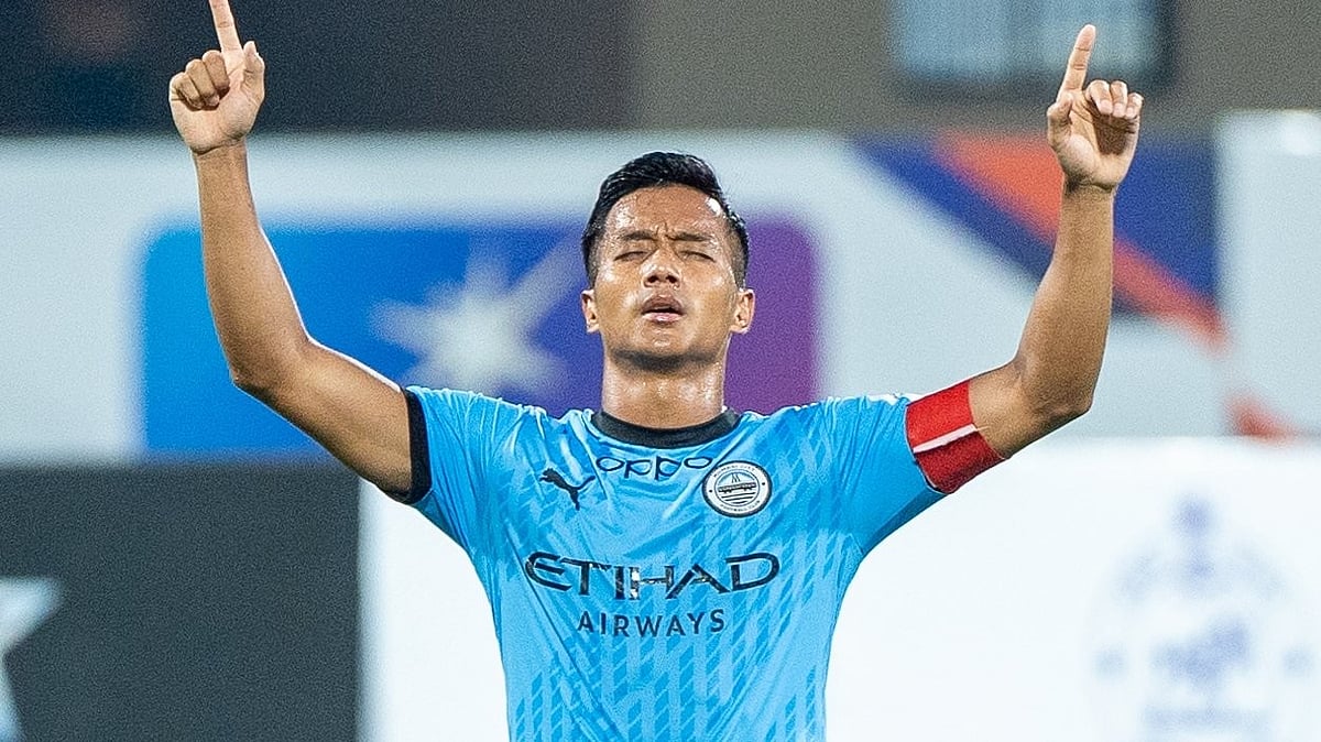 | Photo: X / MumbaiCityFC : Mumbai City's Lallianzuala Chhangte celebrates after scoring against Inter Kashi in the Kalinga Super Cup 2025.