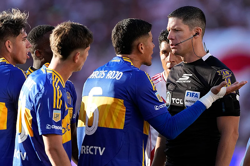 Argentine Primera División soccer River Plate Vs Boca Juniors: Marcos Rojo