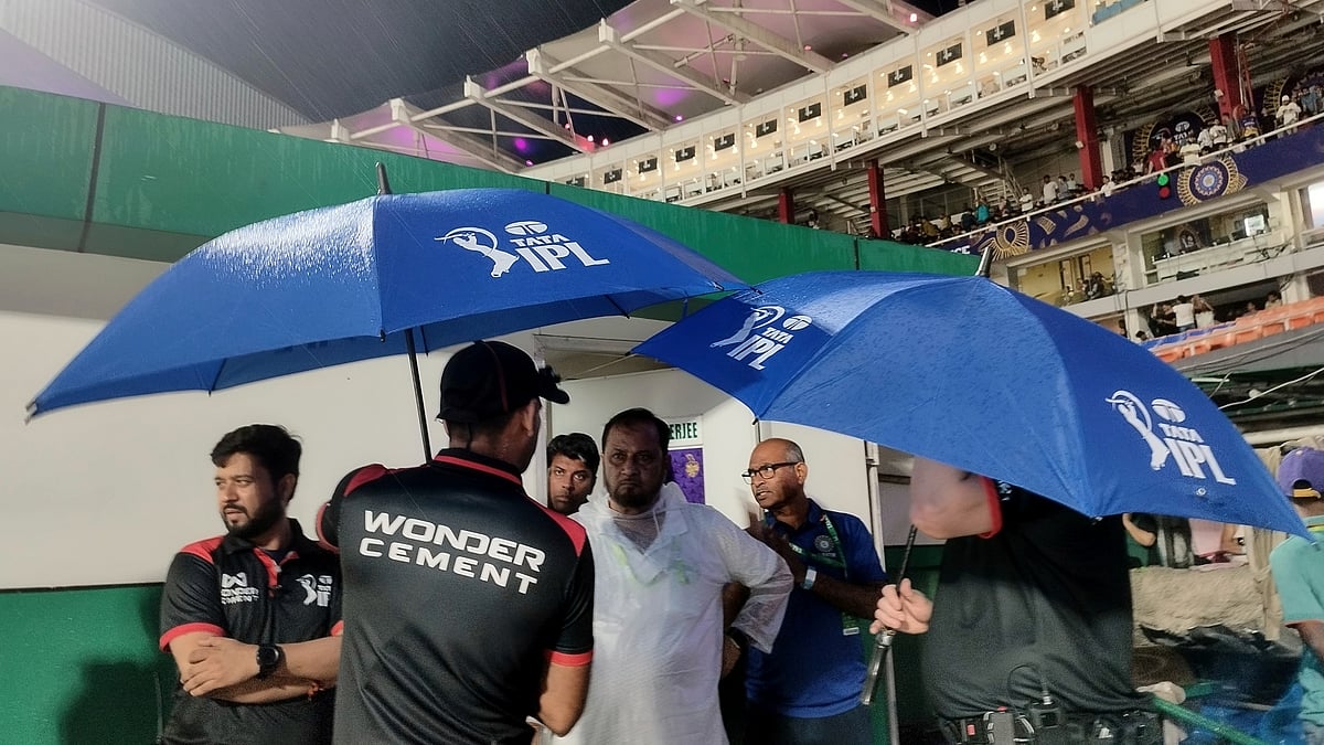 AP/Bikas Das : Match officials inspect the ground condition before calling off the Indian Premier League (IPL) 2025 match between Kolkata Knight Riders and Punjab Kings at Eden Gardens in Kolkata on April 26, 2025.