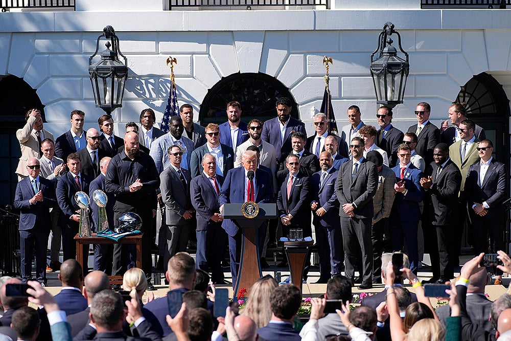 | Photo: AP/Alex Brandon : Philadelphia Eagles visit White House