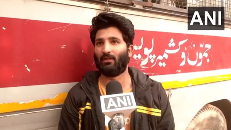 Pakistani man claims to have Indian Aadhar and voter ID - ANI