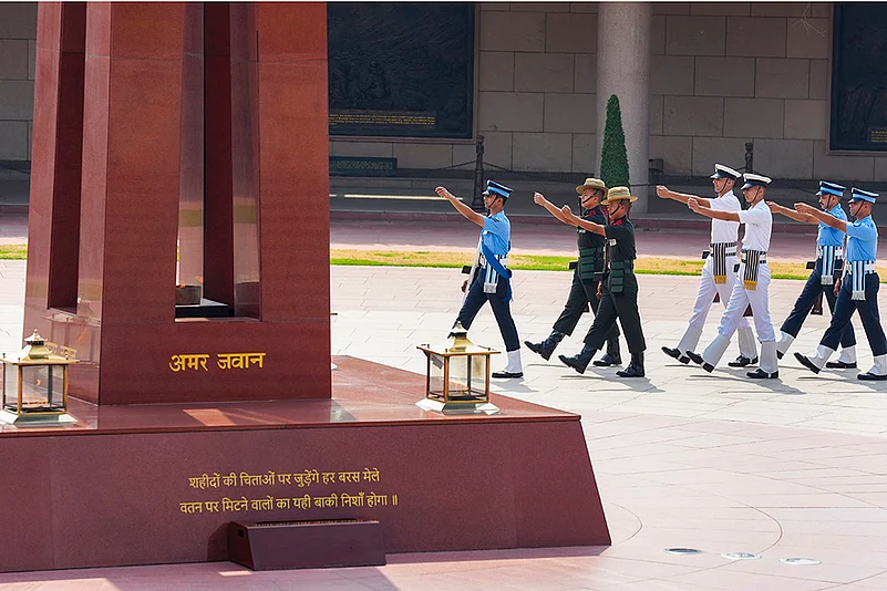 Tri-services guards at National War Memorial