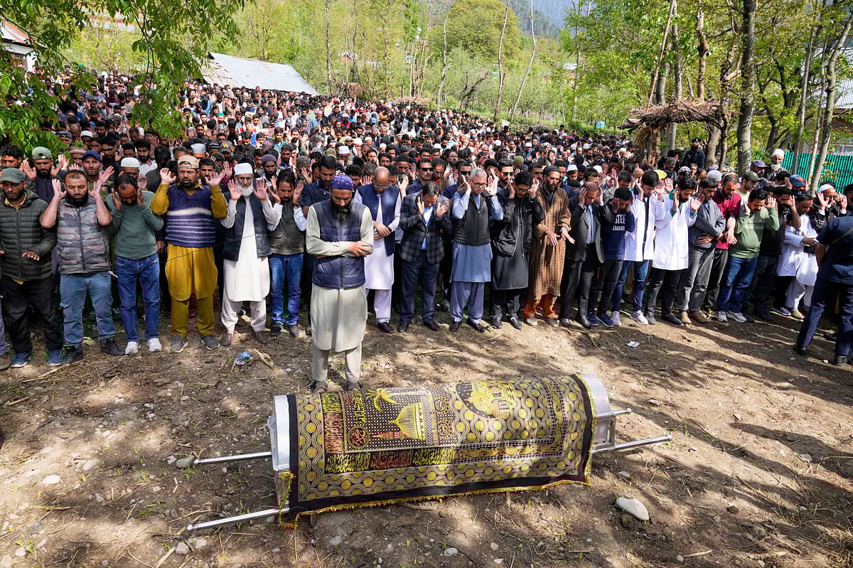 Kashmir's leadership at the funeral of Syed Adil Hussain Shah - AP