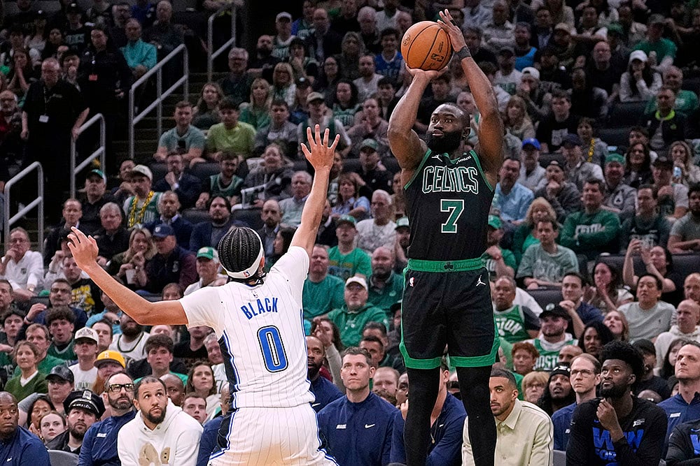 | Photo: AP/Charles Krupa : NBA 2024-25 Playoffs Round 1: Orlando Magic vs Boston Celtics