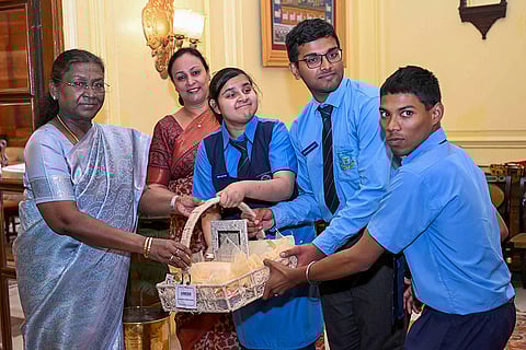 Prez Murmu with specially-abled people