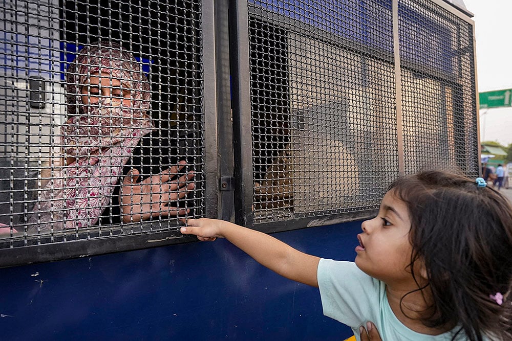 | Photo: PTI/Shiva Sharma : Pak national at Attari-Wagah border