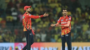 AP/R. Parthibhan : Yuzvendra Chahal with Shreyas Iyer in IPL 2025