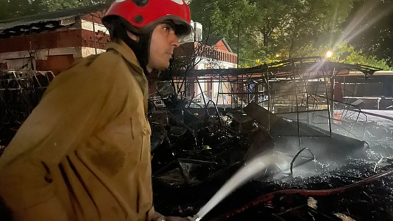 Fire Breaks Out In Dilli Haat