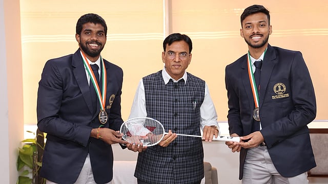 Sports Minister Mansukh Mandaviya Presents Khel Ratna To Chirag Shetty - Satwiksairaj Rankireddy