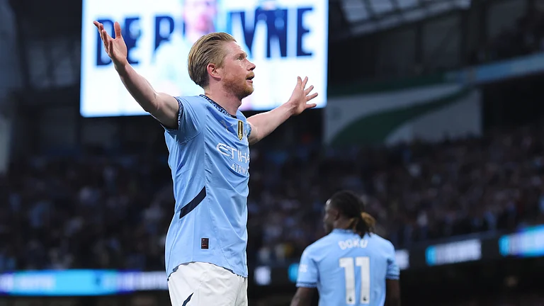 Kevin De Bruyne celebrates his goal against Wolves - null