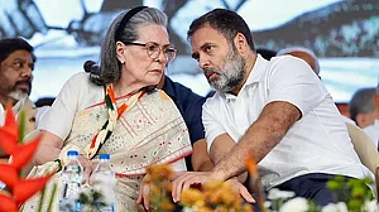 National Herald Money Laundering Case: Delhi Court Issues Notice To Sonia Gandhi And Rahul Gandhi - PTI