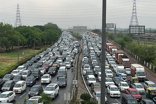 Delhi NCR Weather: Light Rain Expected; Cloudy Skies Persist