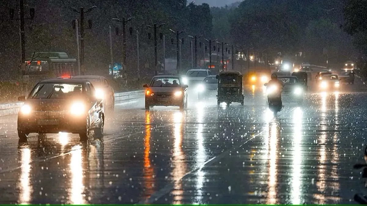PTI : Heavy rainfall lashes Delhi-NCR early Friday