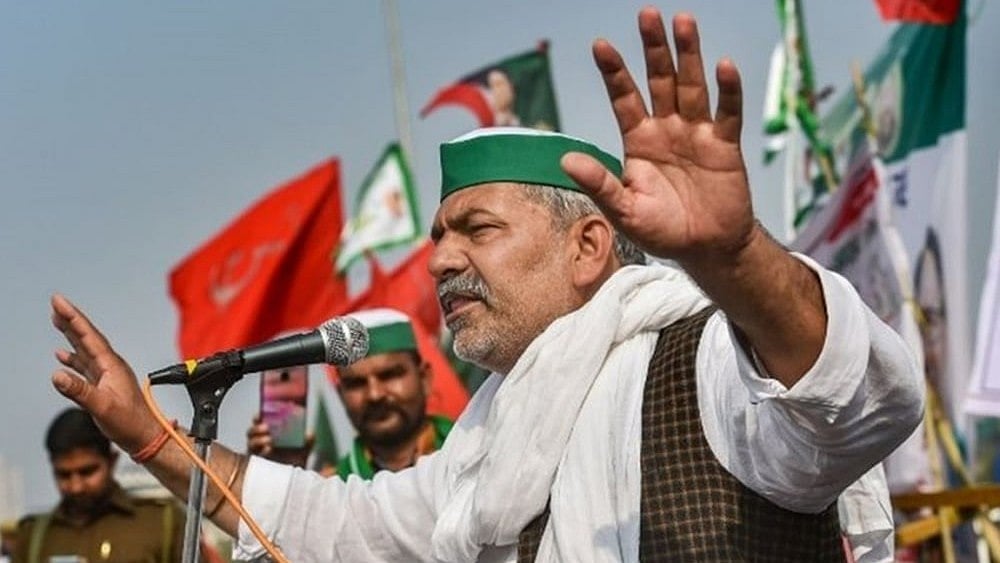 | PTI : After Rakesh Tikait's Heckling BKU Calls Urgent Panchayat; One Held, RLD Demands Action