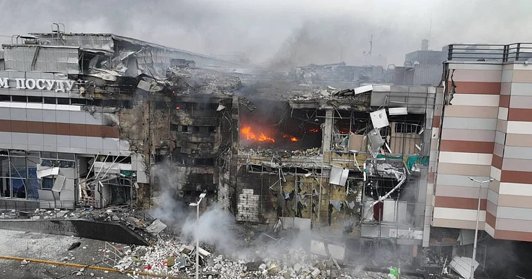 Russian drone strike on Ukraine I=injures many - AP