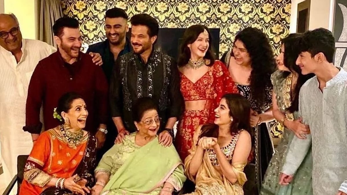 Instagram : Anil Kapoor shared a picture with his mother and his family members on her 90th birthday last year