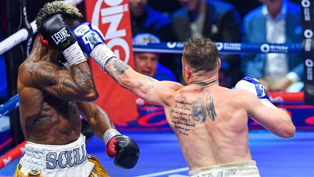 AP : Canelo Alvarez, right, fights with William Scull during super middleweight World Boxing Championship at ANB Arena in Riyadh, Saudi Arabia, Sunday, May 4, 2025.