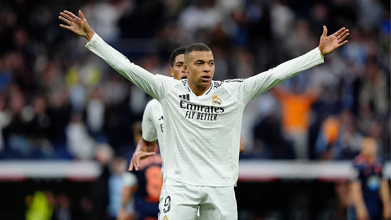 Kylian Mbappe celebrates his goal against Celta Vigo - null
