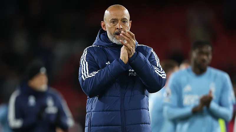 Forest boss Nuno applauds the fans at Selhurst Park