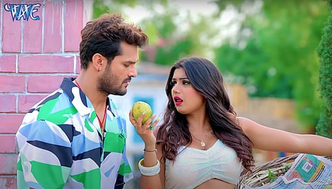 Aam Ke Swaad Song Still